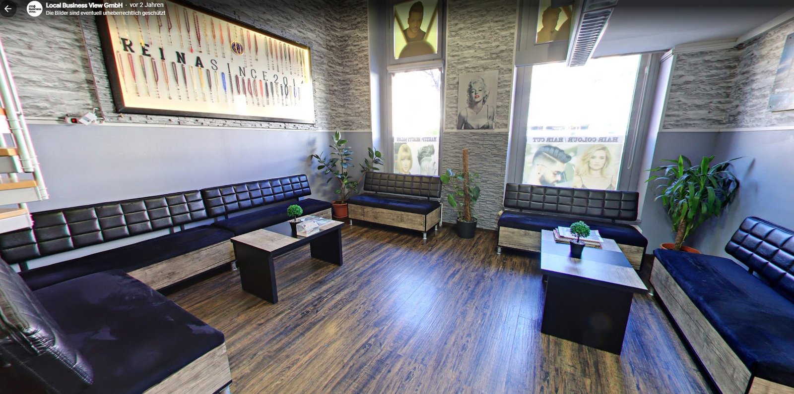 Wartebereich im Salon Reina